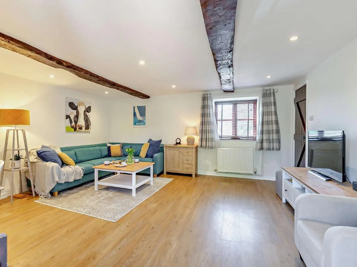 3 Bed In Exeter Kenci Villa Clyst Saint Mary Holiday home