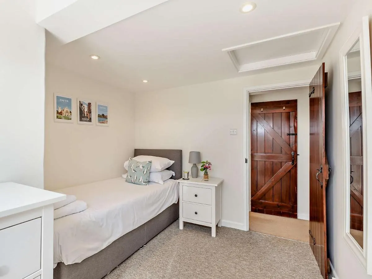 3 Bed In Exeter Kenci Villa Clyst Saint Mary United Kingdom