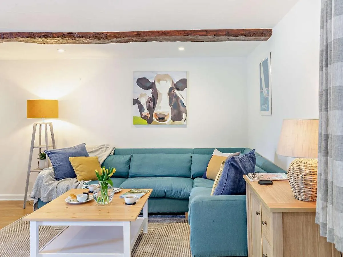 3 Bed In Exeter Kenci Villa Clyst Saint Mary 0*,  United Kingdom