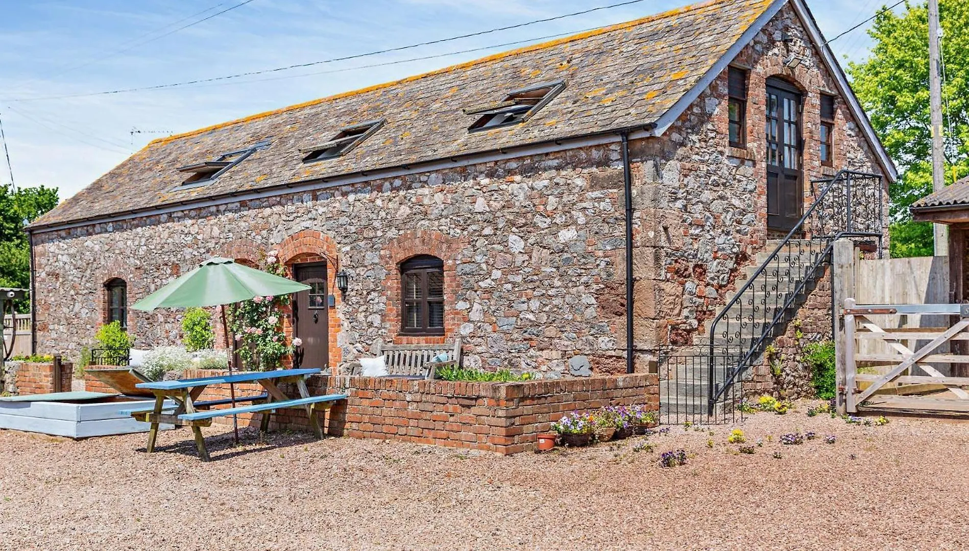3 Bed In Exeter Kenci Villa Clyst Saint Mary