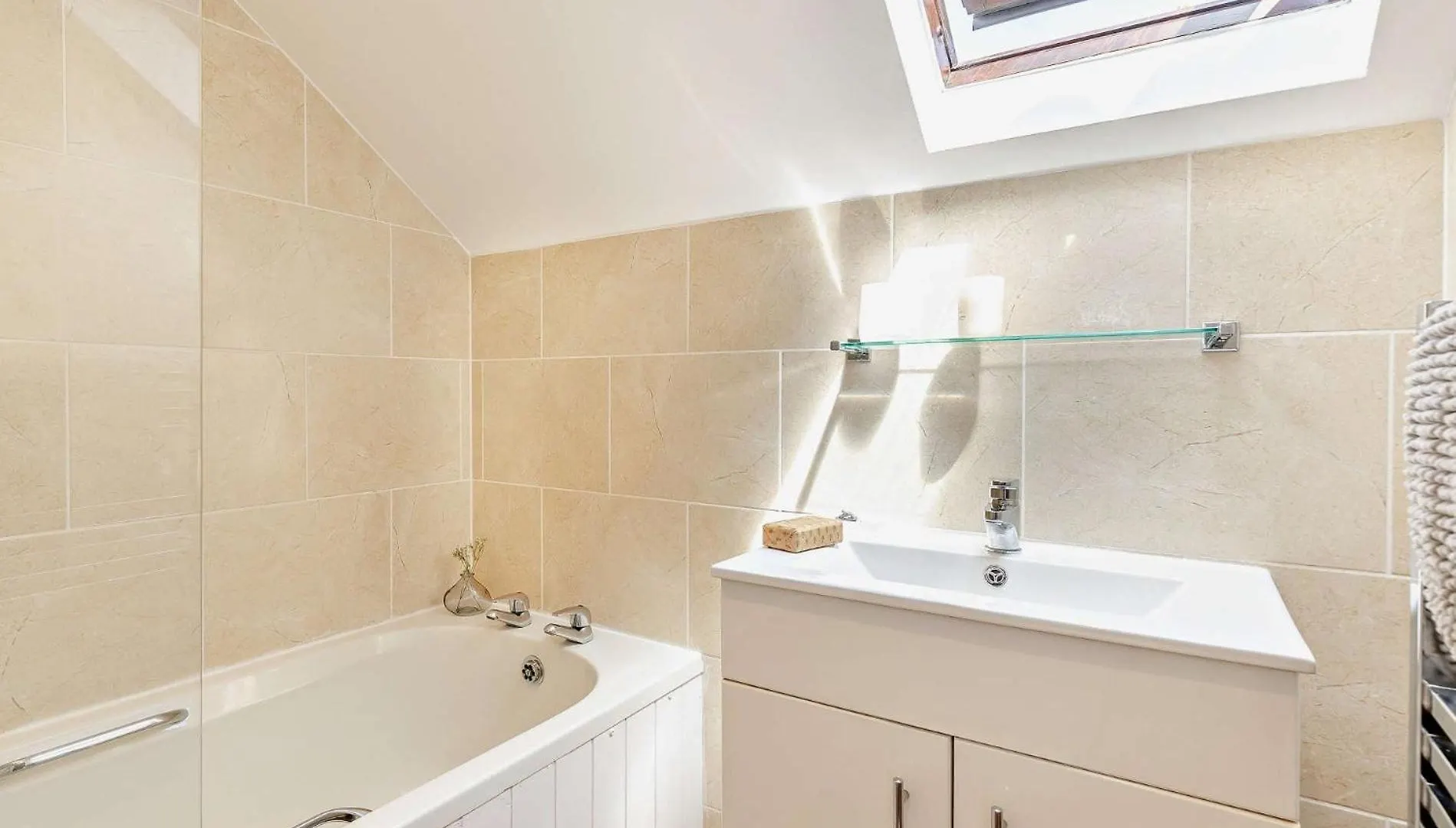 3 Bed In Exeter Kenci Villa Clyst Saint Mary Holiday home